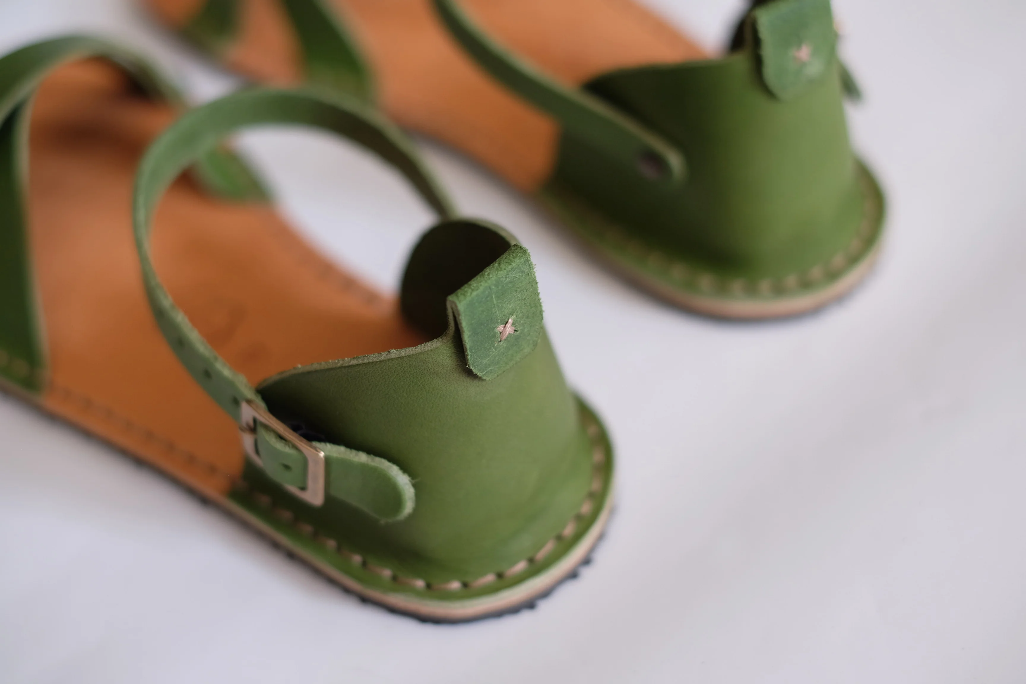 Febo Cross Barefoot - Avocado - Image 13