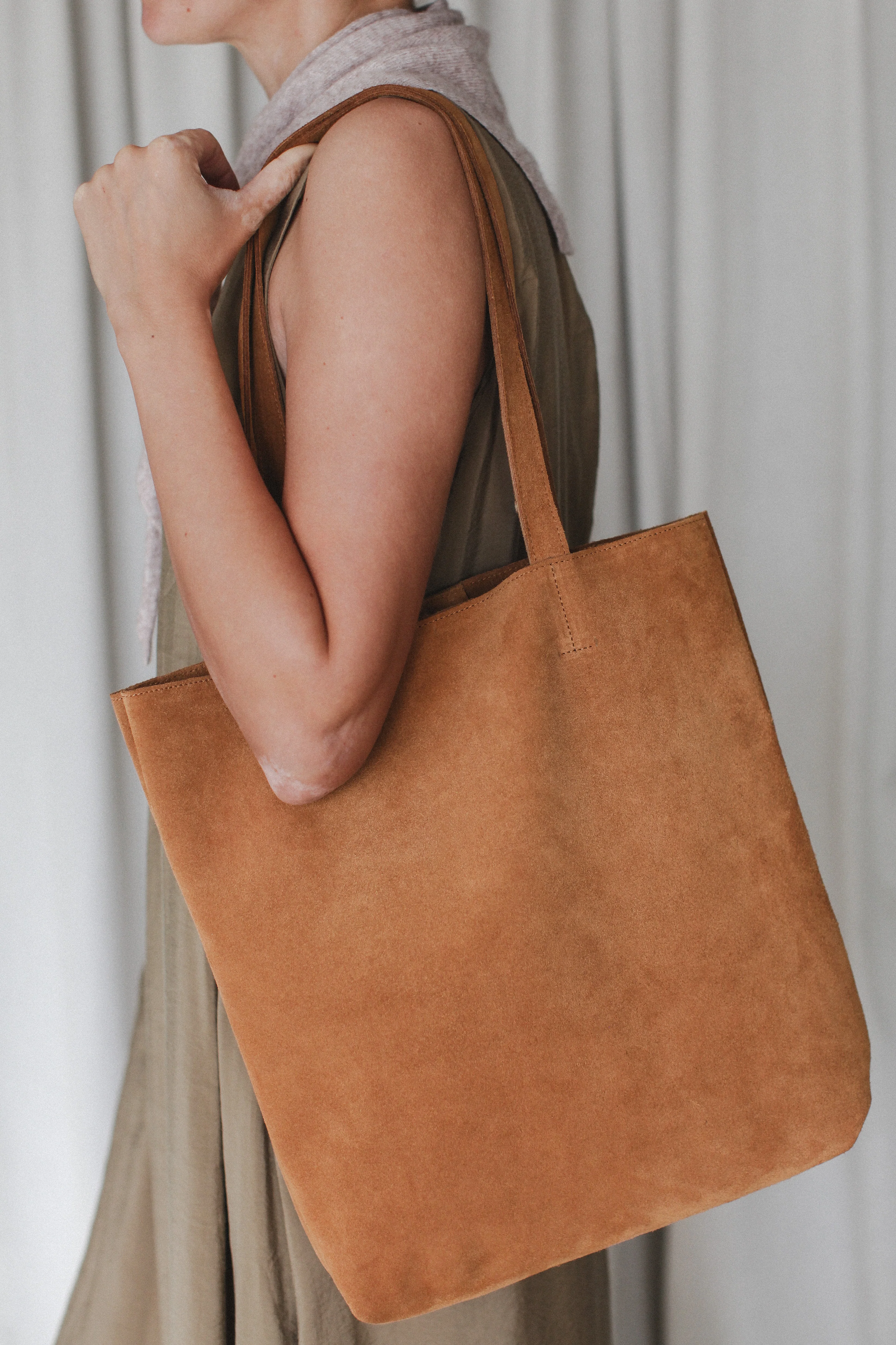 M Tote Bag - Ambra - Image 2