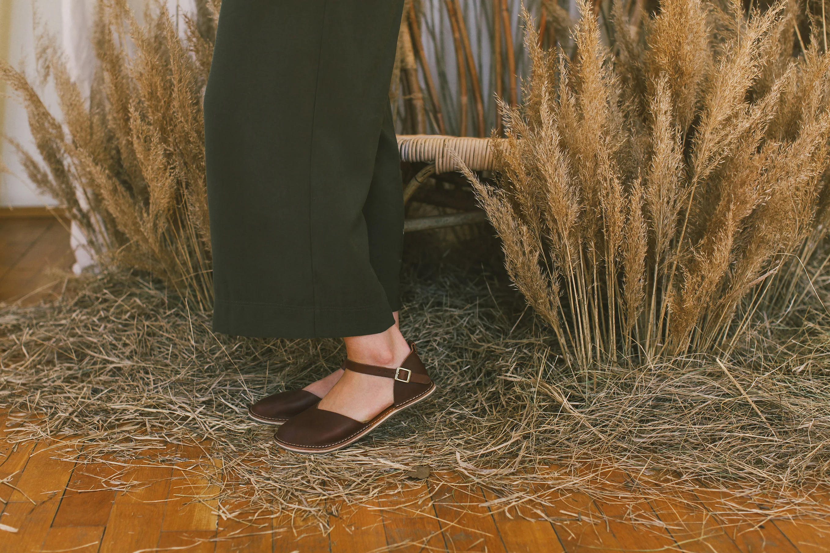 Trevi Leaf Barefoot - Bunker - Image 3